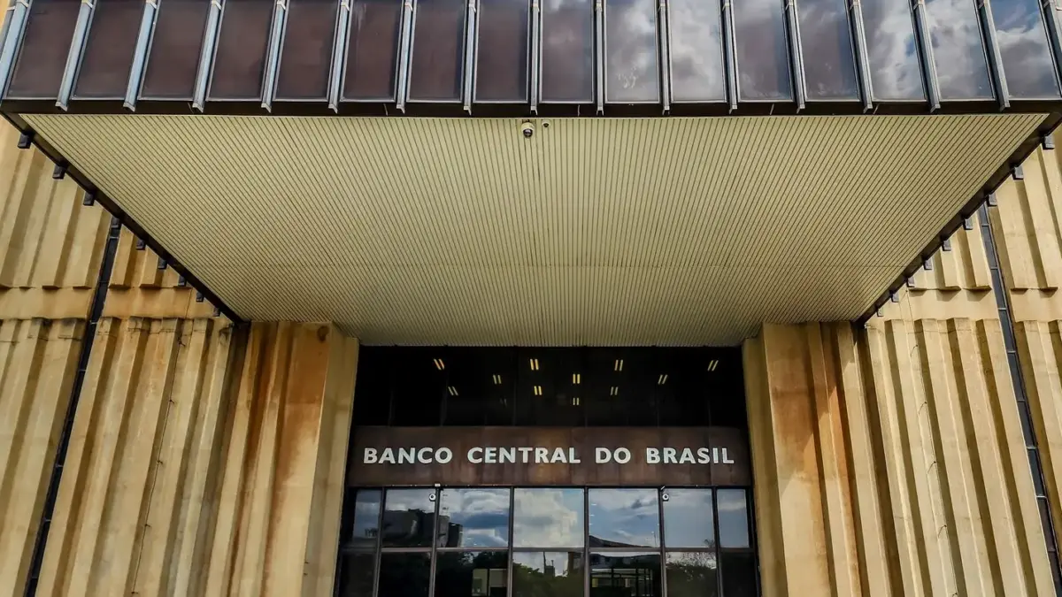 Fachada da sede do Banco Central do Brasil, que analisa os pedidos de licença cripto